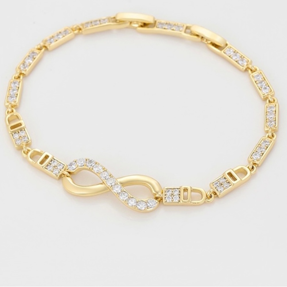 Infinity bracelet, brand new never worn comes with extender for different sizing